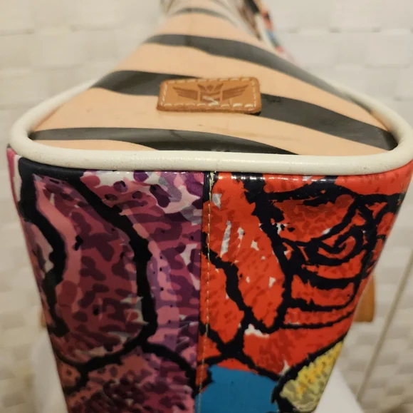 Consuela Classic Tote Bright Floral With Striped Sides. - Picture 6 of 11